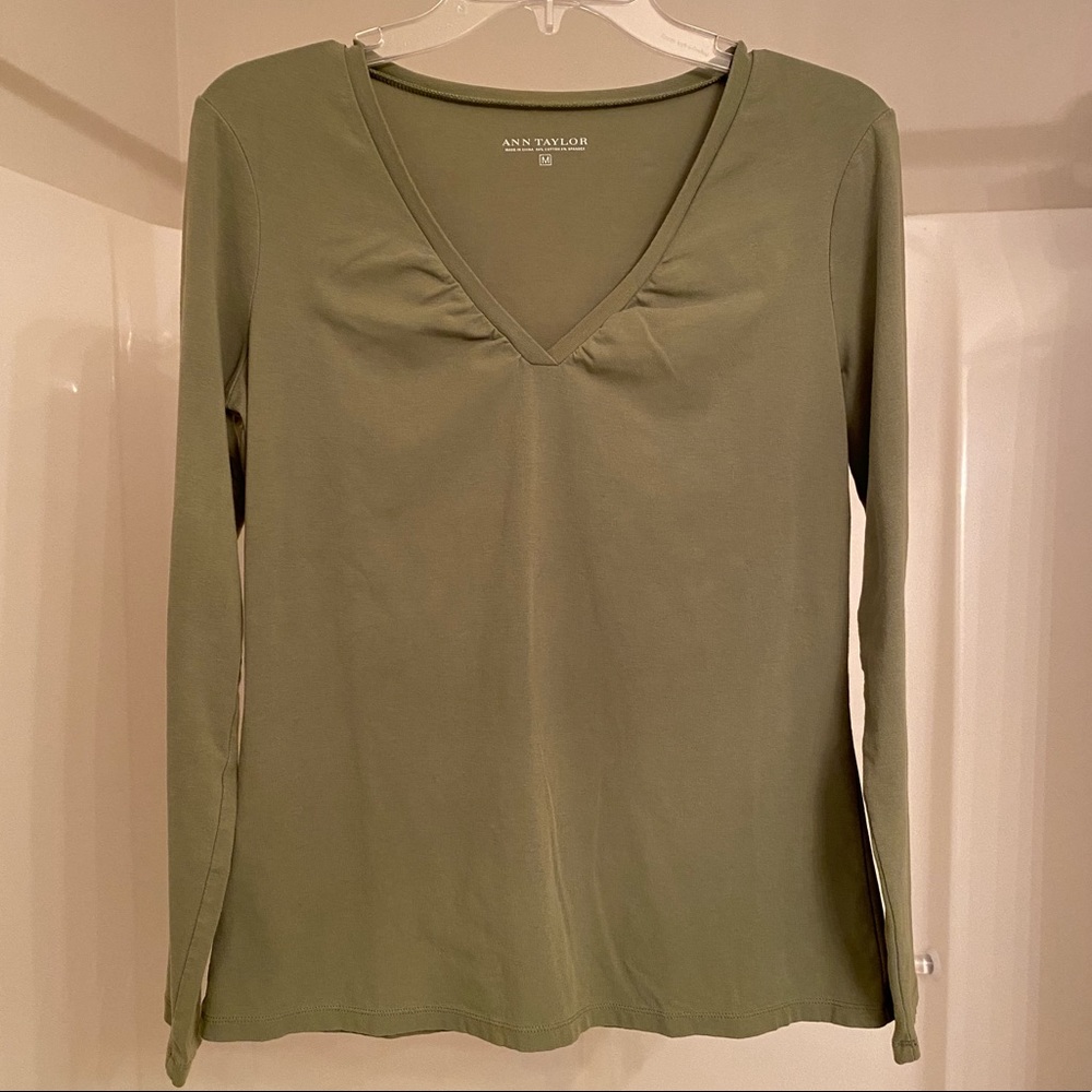 Ann Taylor women’s long sleeve shirt
